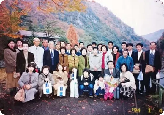 2000年12月 社長交代式集合写真